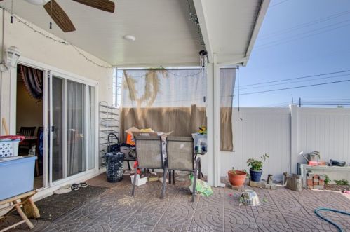 8221 Erskine Grn, Buena Park CA  90621-1139 exterior