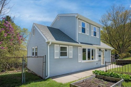 309 Vauxhall St, United States Coast Guard Ac CT  06320-3837 exterior