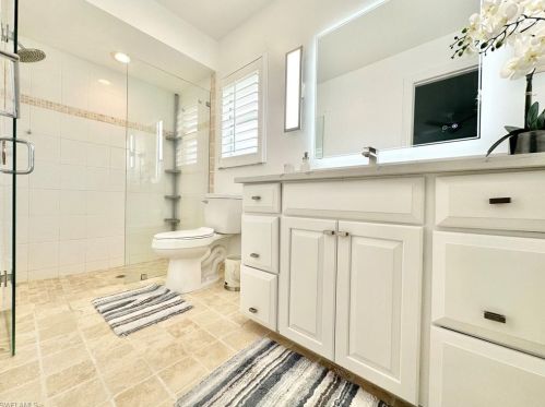 568 95th Ave, Naples FL  34108-2453 exterior