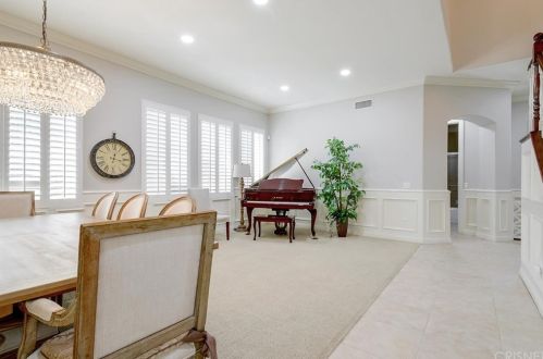 24306 Foxglove Pl, Santa Clarita CA  91354-4922 exterior