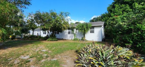 9354 Sunrise Dr, West Palm Beach, FL 33403-1079