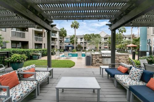 1201 Enterprise Ave, League City TX  77573-6529 exterior