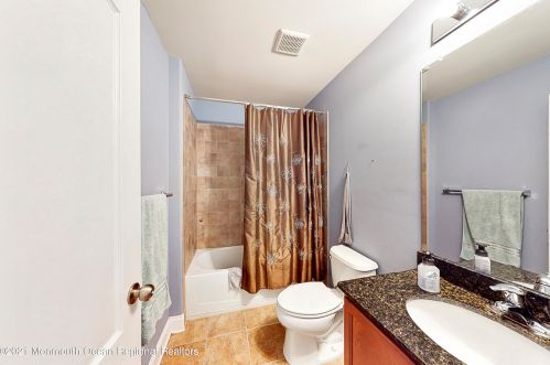 386 Hopedale Dr, Berkeley Township NJ  08721-2781 exterior