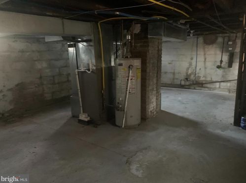 27 Wood St, West Deptford NJ  08066-1444 exterior