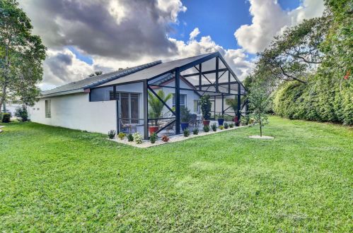 11652 Castellon Ct, Boynton Beach FL  33437-4085 exterior