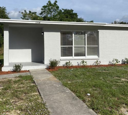 1958 Sunset Dr, Vero Beach, FL 32962-7245