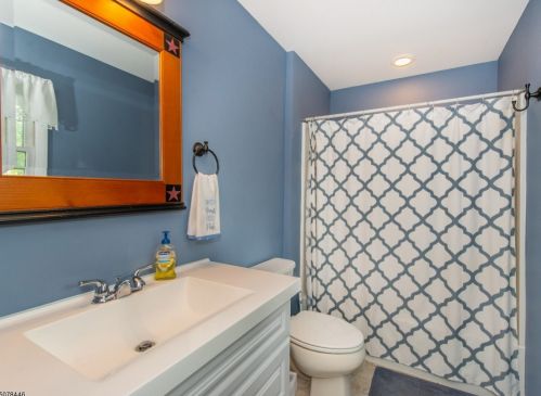 50 Broadway, Hopatcong NJ  07843-1147 exterior