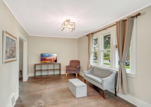 606 California Ave, Saint Paul, MN 55130-3012