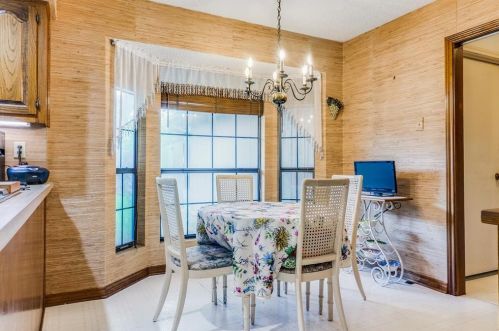 702 Mount Vernon Dr, Richardson TX  75081-5336 exterior