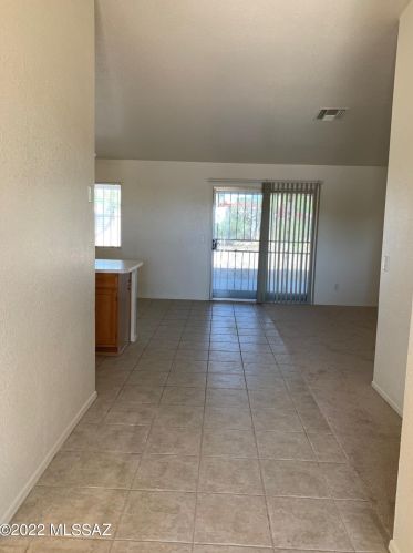 7490 Cardinal Ave, Tucson, AZ 85746-9685