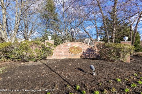 76 Banyan Blvd, Holmdel Village NJ  07733-2782 exterior