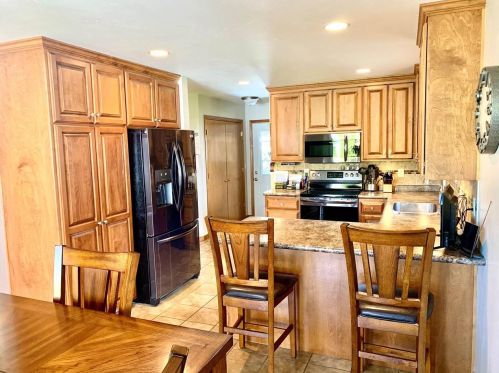 3373 Heaven Dr, Green Bay WI  54311-8906 exterior