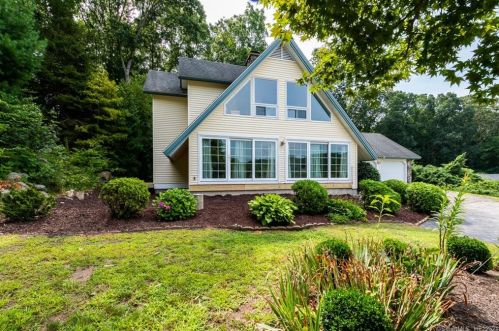 10 Baldwin Dr, Waterford CT  06385-2708 exterior