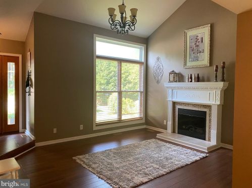 6305 Ridge Top Ct, Spotsylvania VA  22553-1611 exterior