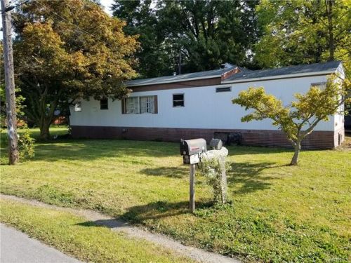 50 Hartland St, Shelby, NY 14105-9701