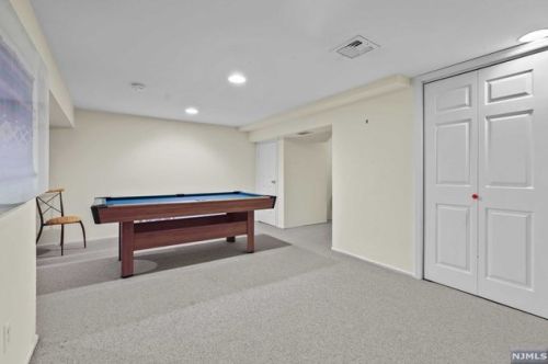 503 Park Pl, Springfield NJ  07081-3504 exterior
