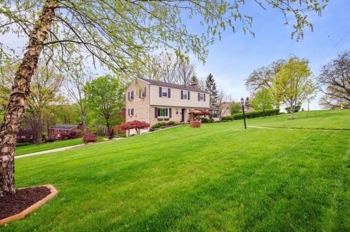 2441 Huntington Dr, Pittsburgh, PA 15241-2562