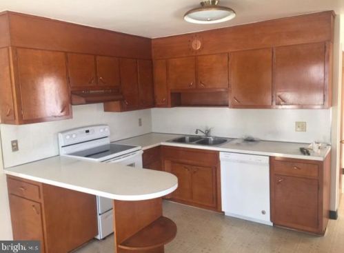 1105 Apple Dr, Navy Sup Dpt PA  17055-3911 exterior