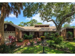 1142 Red Dandy Dr, Orlando, FL 32818-6932