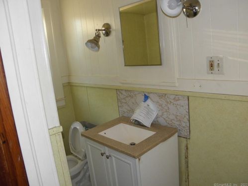 42 Terrace Ave, United States Coast Guard Ac CT  06320-5831 exterior