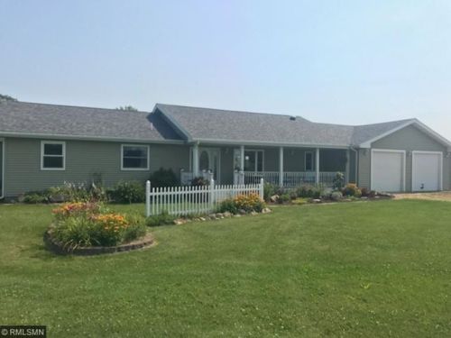 923 200th St, Hammond, WI 54002-4919