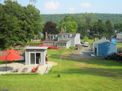 979 Union Valley Rd, West Milford Lakes NJ  07480-1200 exterior