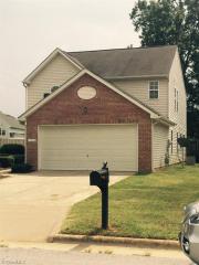 1033 Highstone Dr, Greensboro NC  27406-8256 exterior