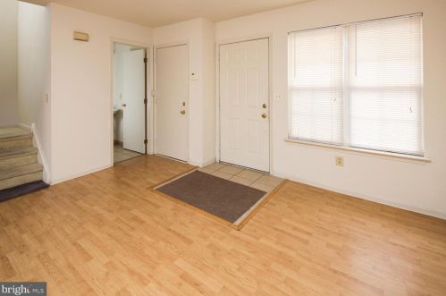 28 Periwinkle Ct, Dover DE  19904-7759 exterior