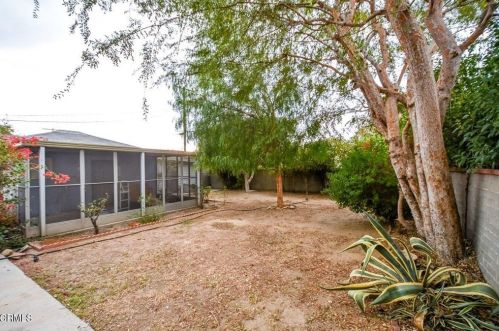 7731 Amestoy Ave, Van Nuys CA 91406-1601 exterior