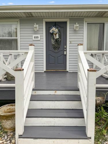 225 Delaware St, Hobart IN  46342-4110 exterior