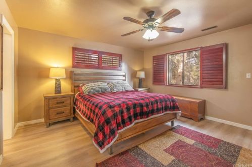 329 Fairway Blvd, Big Bear City CA  92314-8879 exterior