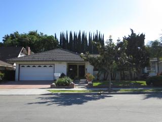 1912 Royal Oak Rd, Tustin CA  92780-6670 exterior
