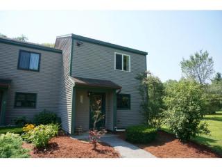 25 Hideaway Ln, Saint George, VT 05495-9403