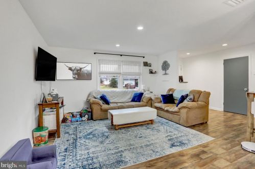 1092 Cocklin St, Navy Sup Dpt PA  17055-3956 exterior