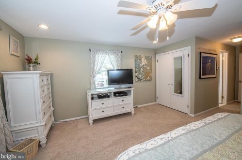 614 Westwind Dr, Berwyn PA  19312-1144 exterior