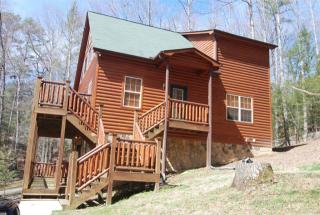 645 Crescent Dr, Gatlinburg, TN 37738-5806