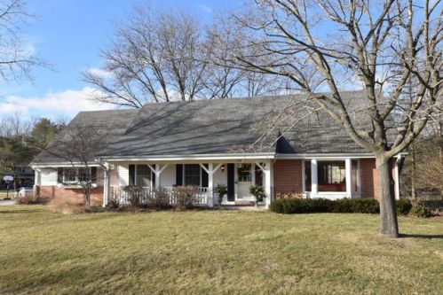 3404 Burgundy Ct, Thiensville, WI 53092-5203