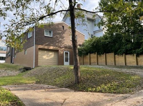 3410 Gleason St, Mckeesport, PA 15132-5517