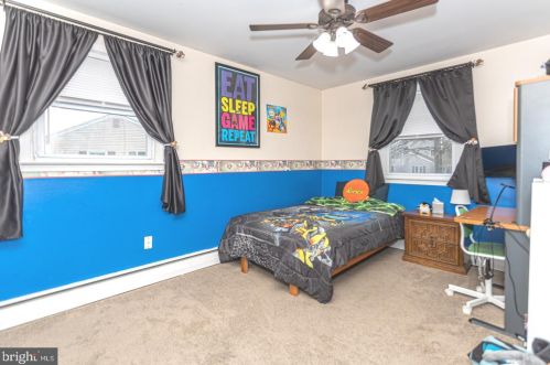 123 Maple Ave, Willow Grove PA  19090-2902 exterior