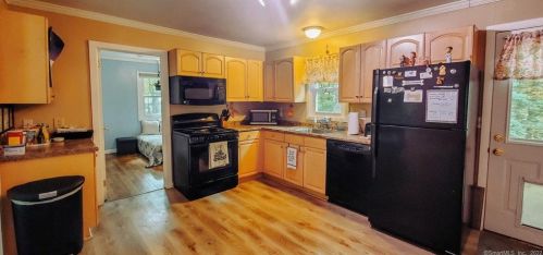 108 Stony Hill Rd, Brookfield Center, CT 06804-3731