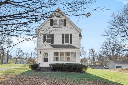 6 Indian Ln, Poughkeepsie, NY 12603-4008