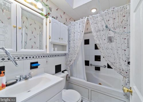 3207 Friendship St, Philadelphia PA 19149-1621 exterior