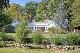 25 Park Ave, Bridgeport, CT 06604-7619