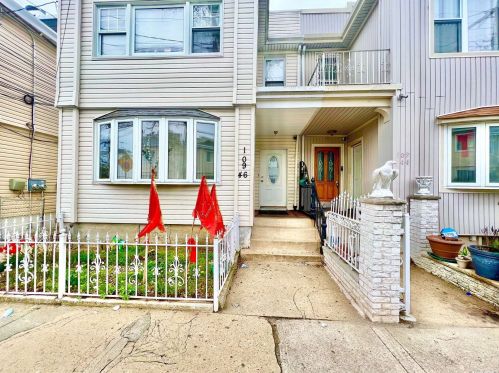 10946 112th St, Jamaica, NY 11420-1024