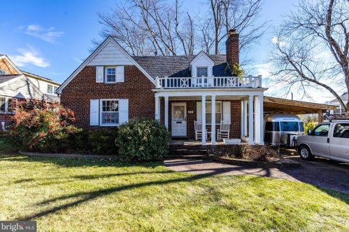 2827 Meadow Ln, Falls Church VA  22042-2320 exterior