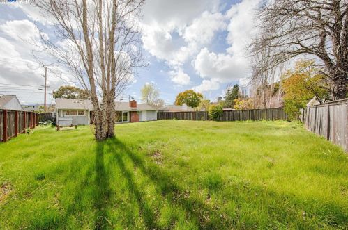 255 Cecilia Way, Tiburon CA  94920-2038 exterior