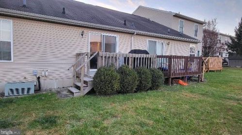 30 Johns Dr, West Enola PA  17025-2696 exterior
