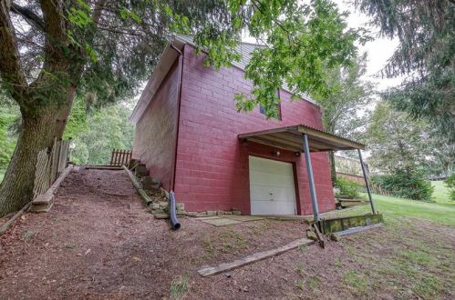 21 Carl Ln, Gibsonia PA  15044-7835 exterior