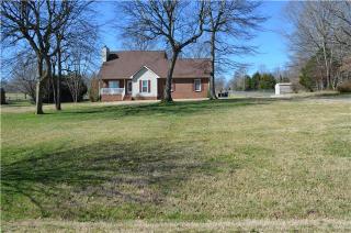 4026 Sawmill Rd, Woodlawn, TN 37191-9065