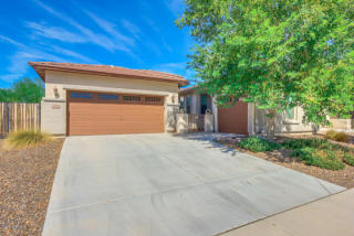 1720 Nightingale Ln, Gilbert, AZ 85298-3207